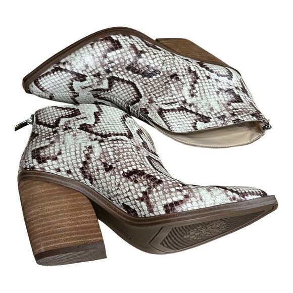 Vince Camuto Ginsel Snake Print Leather Booties Size 7 Women's Pointed Toe - Picture 4 of 8